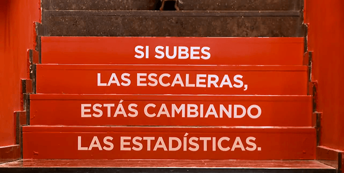 coca-cola-elefantegrafico-escaleras